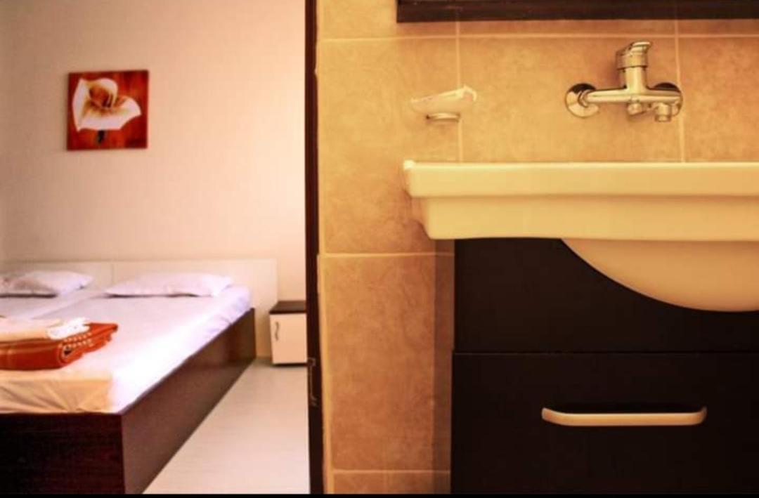Hotel Zoia Czernomorec Zewnętrze zdjęcie