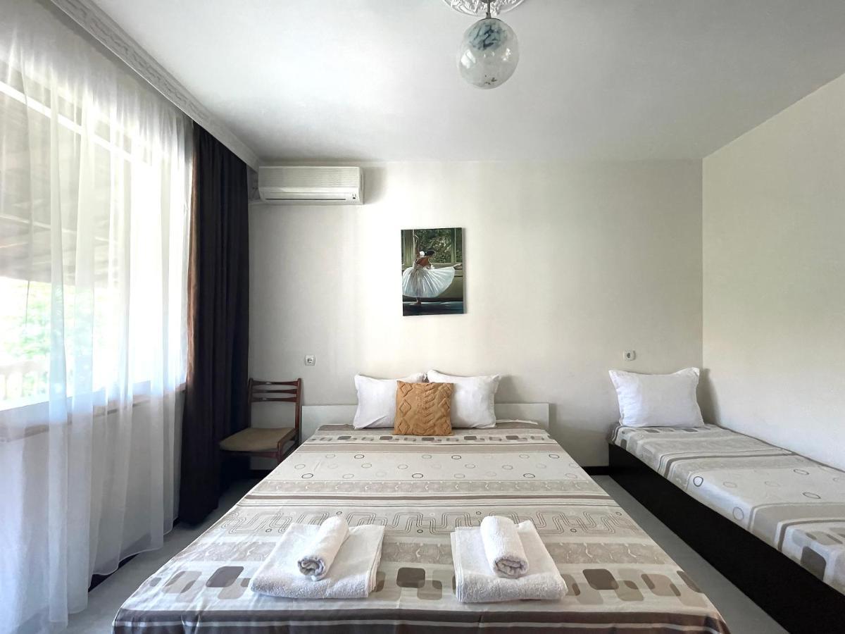 Hotel Zoia Czernomorec Zewnętrze zdjęcie
